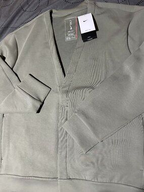 NIKE 24.7 IMPOSSIBLYSOFT DRI FIT #320 GREEN CARDIGAN SIZE L MEN NWT $125.00